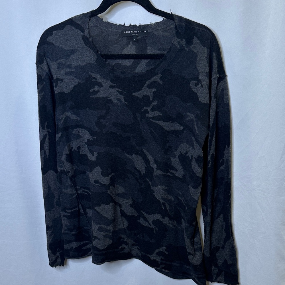 Generation Love 100% cashmere sweater in blue/gray/black camo print.Size L. VGUC